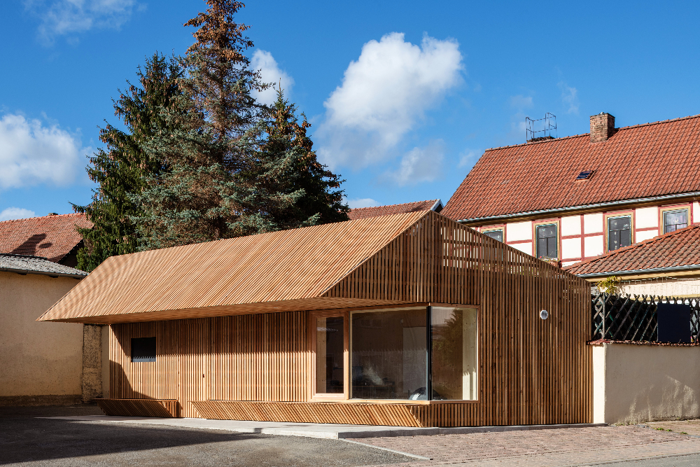 Holzbau von einem Gesundheitskiosk in Kirchheilingen in Thüringen.